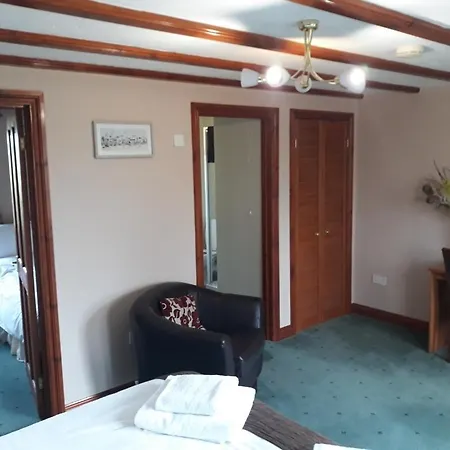 Crown House & Bed and breakfast